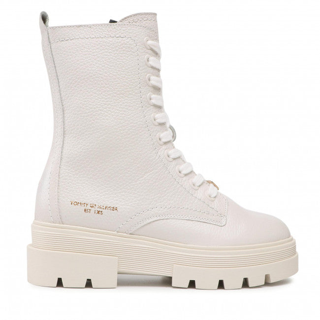 MONOCHROMATIC LACE UP BOOT