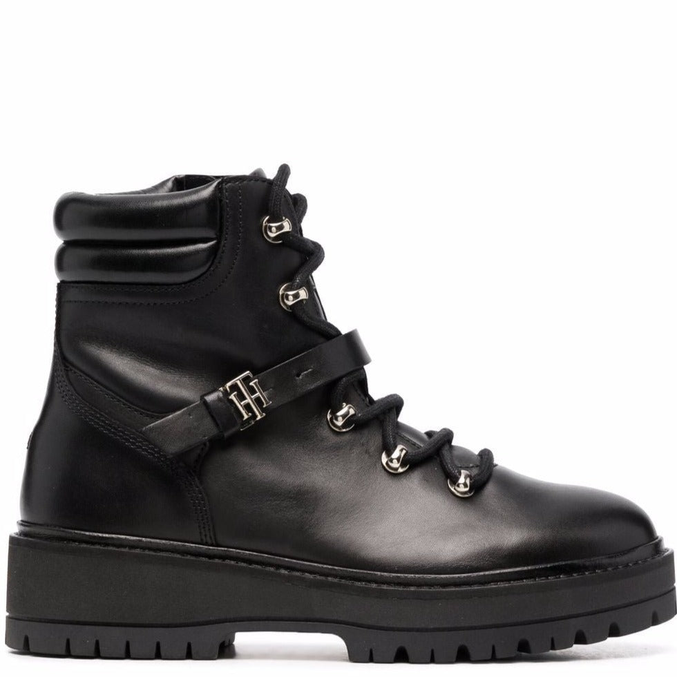 POLISHED LEATHER FLAT BOOT