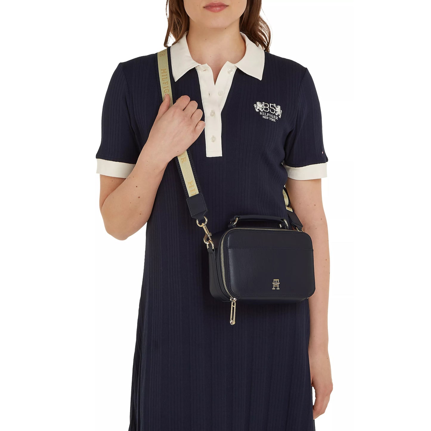 ICONIC TOMMY CAMERA BAG