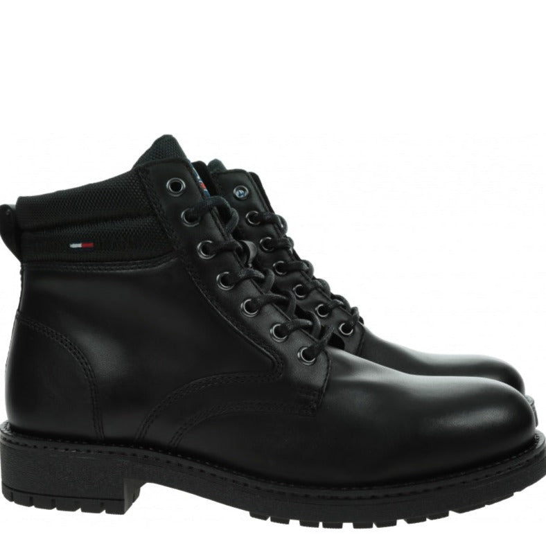 CLASSIC SHORT LACE UP BOOT