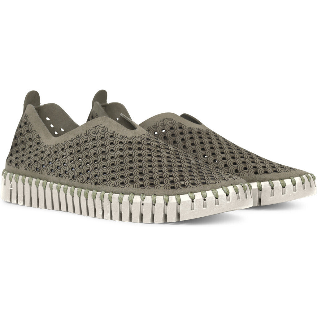 Tulip Flats Sneaker