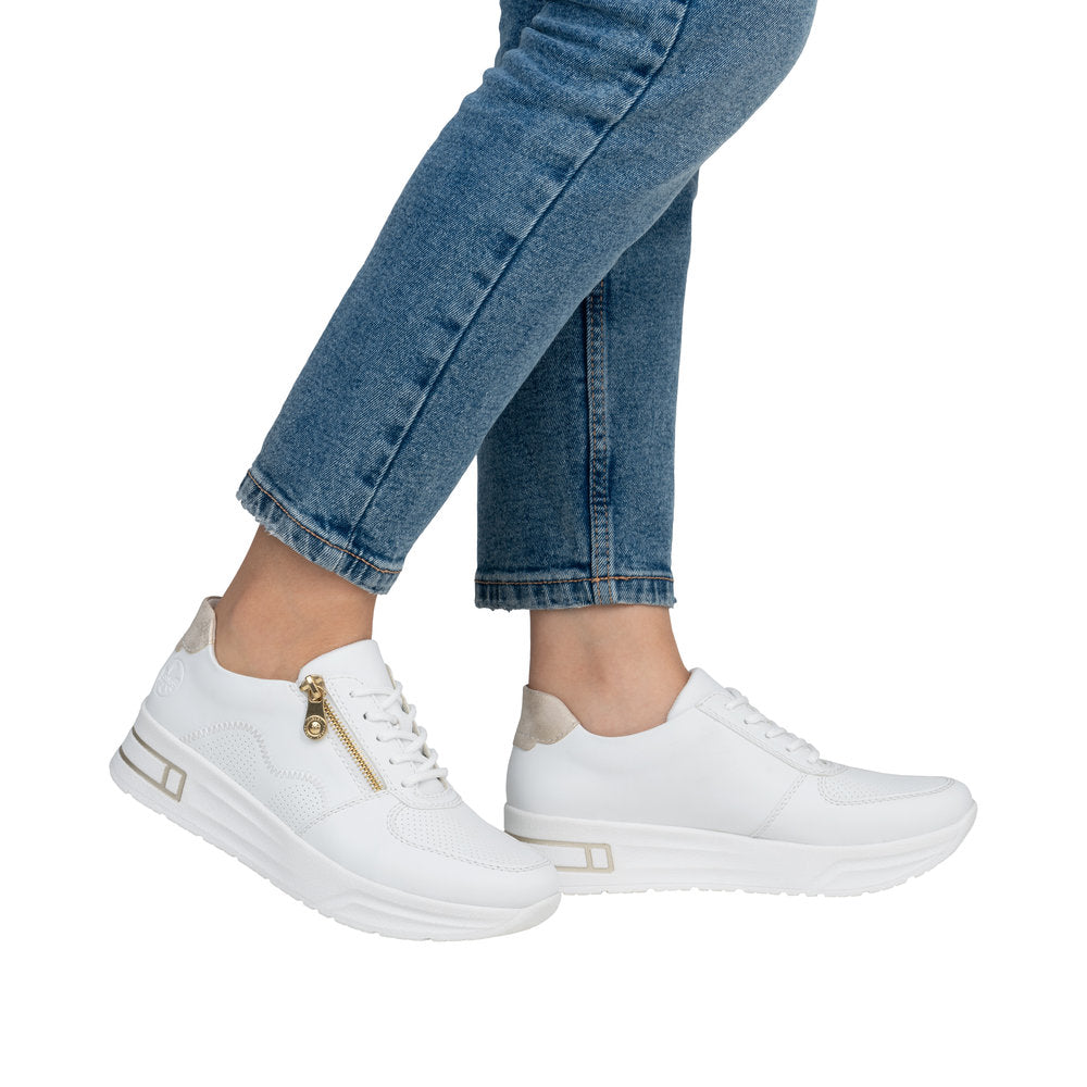 Lightweight Zip Sneaker